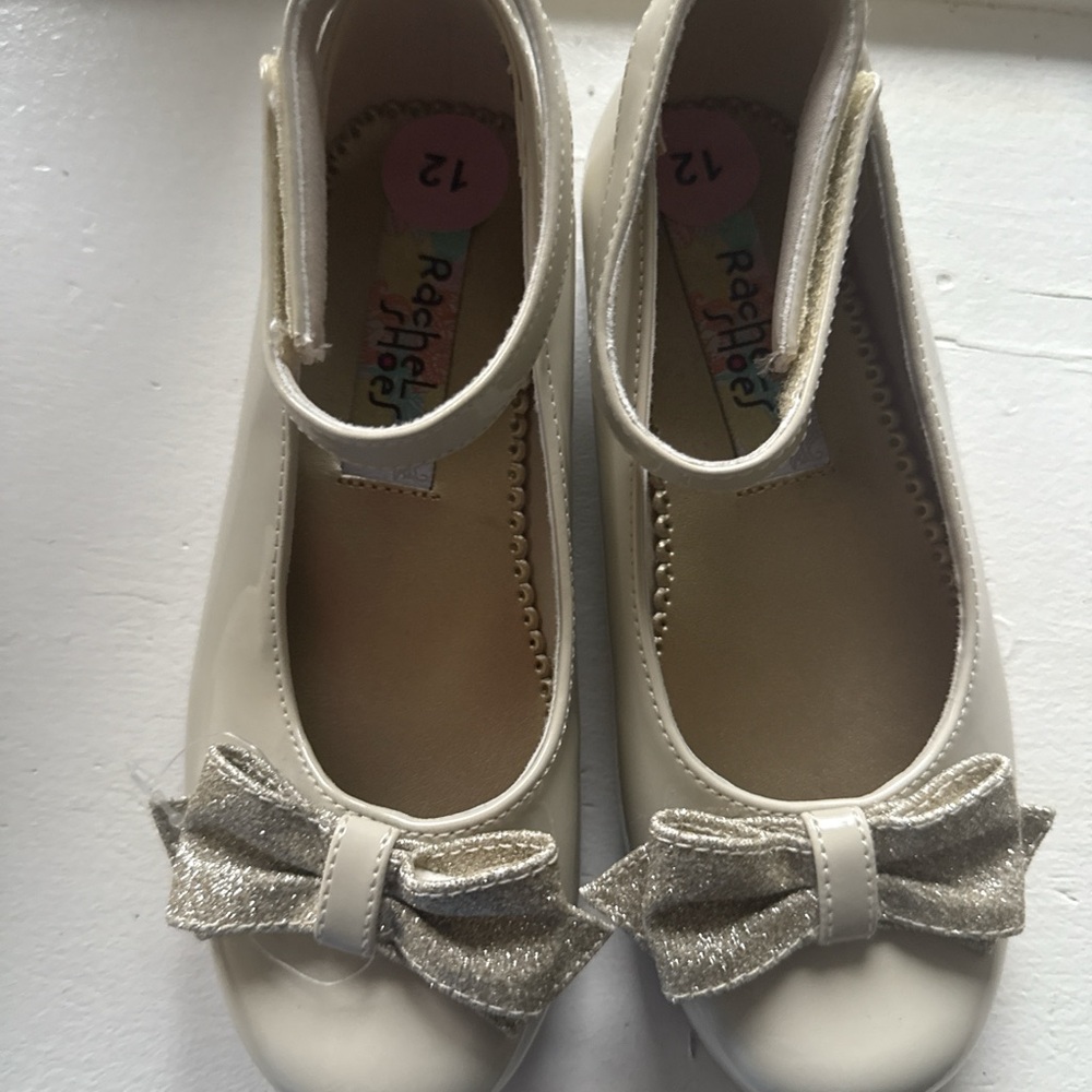 Rachel Shoes Cream Dress Shoes with Glitter Bow
